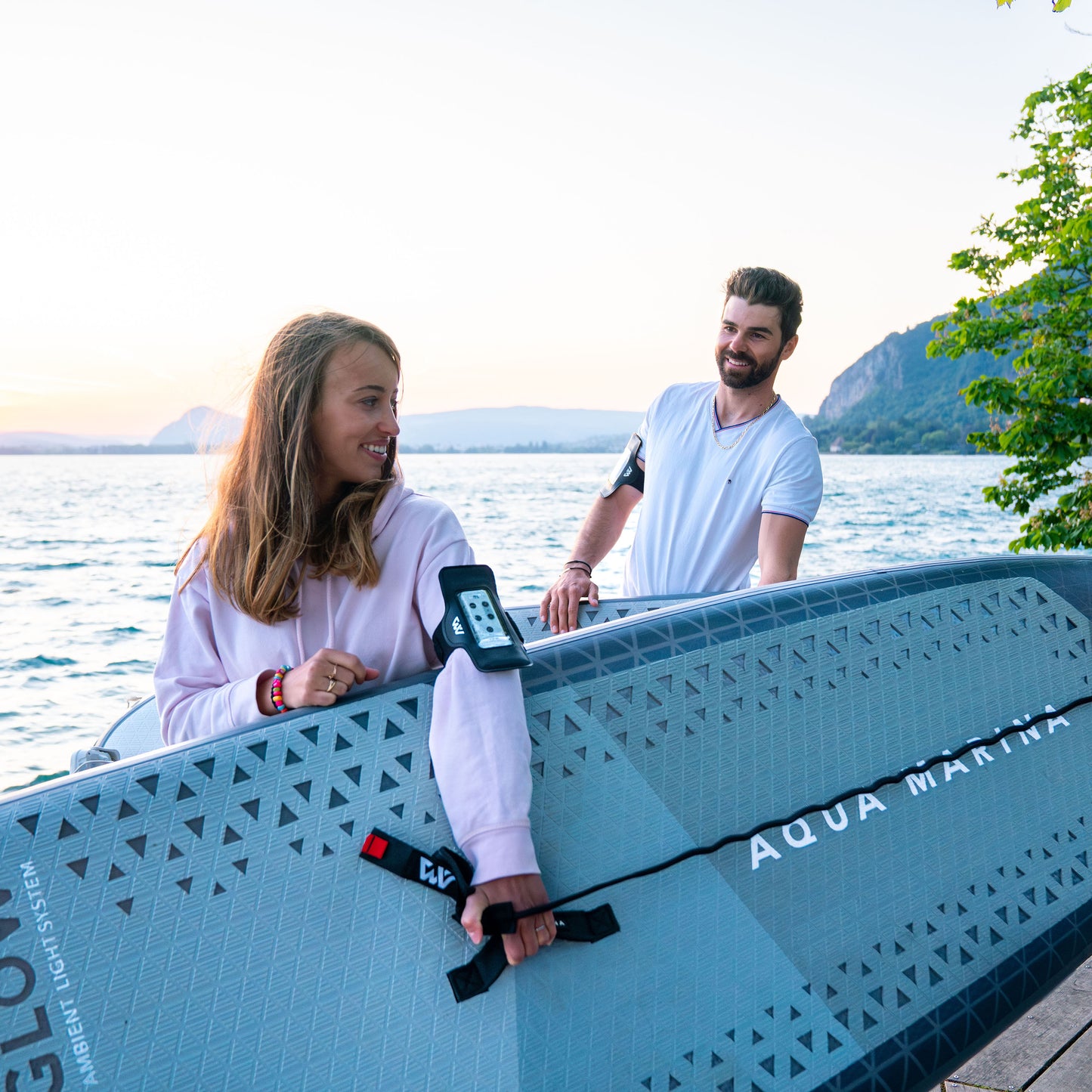 Aqua Marina - GLOW 10'4" All-around iSUP with Ambient Light System